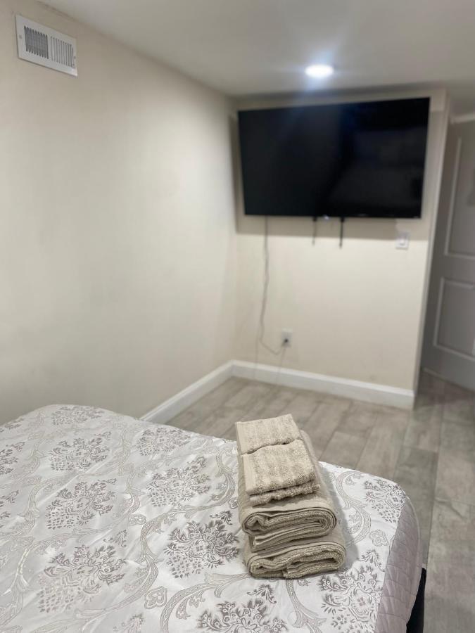 Private Room In South Philly Near Arenas! Philadelphia Exterior foto